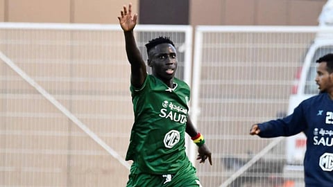 الغاني أوسو يكشف موقفه من الاستمرار مع الأهلي