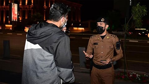 عبر جولات ميدانية.. الجهات الأمنية الميدانية تتابع تطبيق الإجراءات الاحترازية بمحافظة القطيف