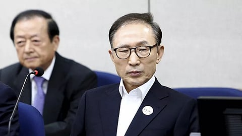 الحزب الحاكم بكوريا الجنوبية يضع شرطين للإفراج عن الرئيسين السابقين