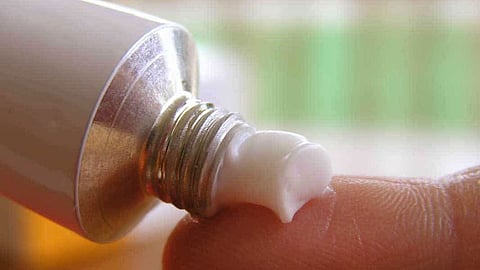 أسباب «خطيرة» وراء تشقق زوايا الفم