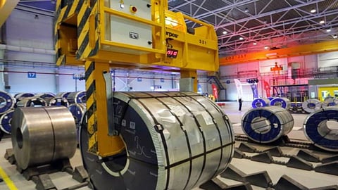 أمريكا تفرض عقوبات جديدة على «صناعة الفولاذ» الإيرانية