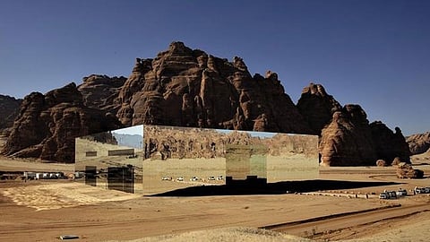 قاعة «مرايا».. لؤلؤة العلا المعمارية وتحفتها الاستثنائية