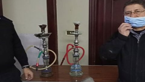 مركز تعليمي في مصر يقدم «شيشة» للطلاب.. والسلطات تتدخل
