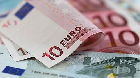 اليورو عند أعلى مستوى منذ عام ونصف