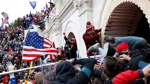 بايدن: مقتحمو الكونجرس رعاع وإرهابيون وما حدث هجوم على الديمقراطية