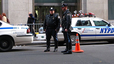 مسلح يطلق النار داخل مستشفى بنيويورك.. والشرطة تعتقله