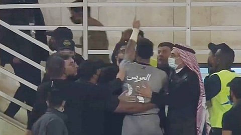 محمد العويس مهدد بعقوبة قاسية بسبب أحداث مواجهة الأهلي والقادسية