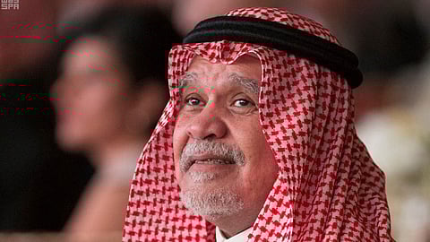 بالفيديو.. الأمیر بندر بن سلطان یتلقى أولى جرعات لقاح كورونا