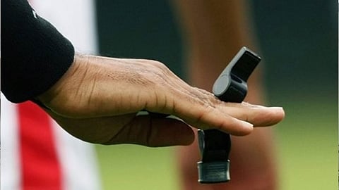 بالأسماء.. حكام مباريات اليوم في الدوري السعودي