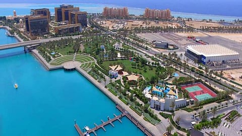 مغامرات وأنشطة بحرية وخيام فندقية بمدينة الملك عبدالله الاقتصادية
