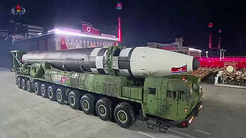 ظهور صواريخ «باليستية» جديدة خلال عرض عسكري بكوريا الشمالية