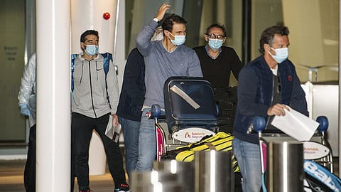 نجوم التنس يتوافدون على «الحجر الصحي» في أستراليا المفتوحة