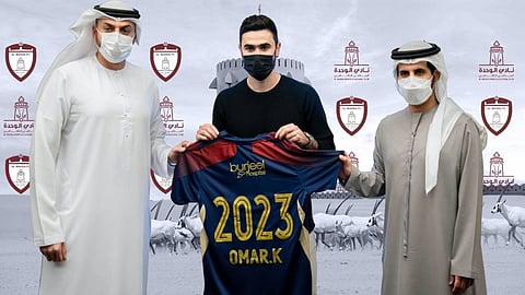 رسميًّا.. الوحدة الإماراتي يعلن تعاقده مع السوري عمر خربين