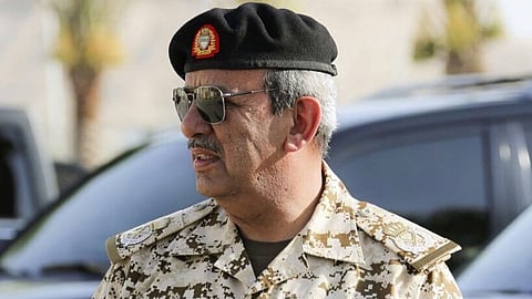 قائد قوة الدفاع البحرينية يمنح مصابي قوات التحالف نوط التميز