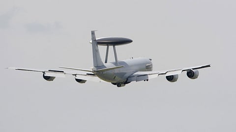 13 طرازًا من الطائرات الأمريكية تؤمن حفل تنصيب بايدن.. تعرف عليها