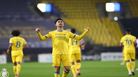 الوحدة يتقدم والنصر يتدارك موقفه في الشوط الأول