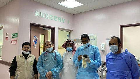 بالصور.. إنقاذ حياة توأم خديج بتبوك ولدا بعد حمل مدته 28 أسبوعًا