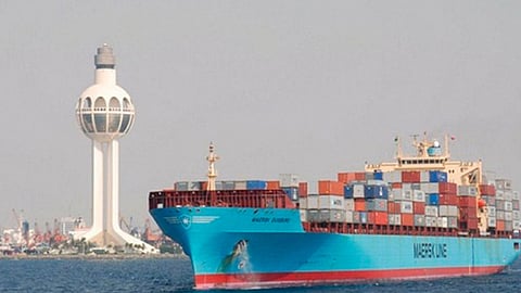 ميناء جدة يعلن استئناف الملاحة البحرية بعد توقفها عدة ساعات