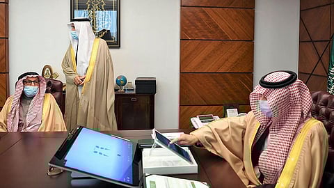 بالصور.. أمير الشرقية يدشن أول موسوعة عالمية لعمارة المساجد