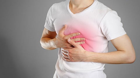 «النمر» يوضّح علاقة الضغط برجفان القلب