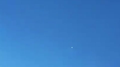 بالفيديو.. طيارون يصوِّرون «جسمًا غريبًا» في سماء باكستان