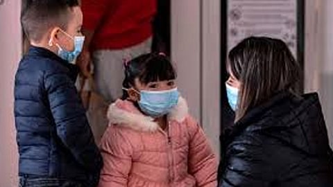 خبيرة نفسية تضع وصفة سحرية لمواجهة تذمّر المراهقين من إجراءات «كورونا»