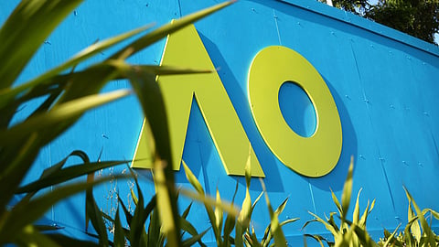 عزل مئات اللاعبين والموظفين ببطولة أستراليا للتنس