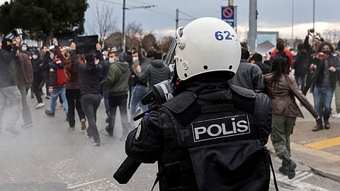 احتجاجات شعبية في تركيا.. وواشنطن: نراقب ما يحدث في إسطنبول