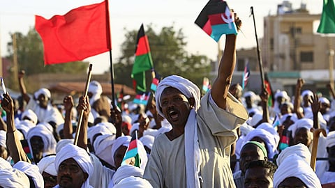السودان.. تجدد الاشتباكات بين الشرطة ومحتجين وهتافات تطالب بسقوط والي القضارف