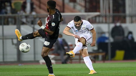 اليوم.. الشباب يواجه الرائد بحثًا عن صدارة الدوري السعودي