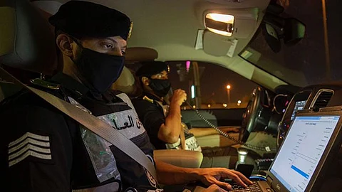 شرطة الشرقية: القبض على مواطن تباهى بتحرشه بطفلة وحيازة المسكر