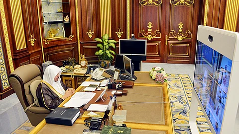 «الشورى» يطالب «الموارد البشرية» بخطةٍ محددةٍ حول الوظائف المشغولة بغير السعوديين
