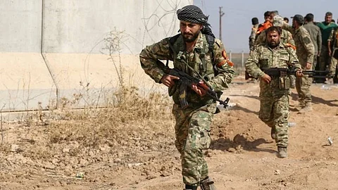 «المرصد السوري» يكشف عن عملية تبديل «مرتزقة» موالين لأنقرة عبر ليبيا