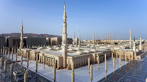15 إجراء للوقاية من كورونا المسجد النبوي يتصدرها تقليل «مرافقي الجنائز»