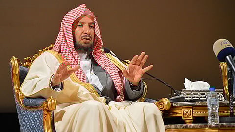 بالفيديو.. الشيخ «الشثري»: مخالفو الإجراءات الاحترازية «آثمون»