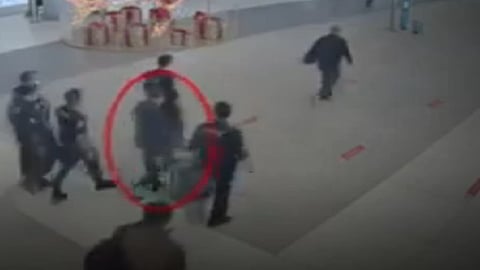 بالفيديو.. لحظة القبض على دبلوماسي إيراني قبل هروبه من مطار إسطنبول