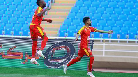 القادسية يستعيد ذاكرة الانتصارات بثنائية نظيفة في شباك التعاون