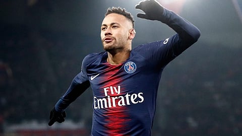 نيمار يقود محاولات إقناع ميسي بارتداء قميص باريس سان جيرمان