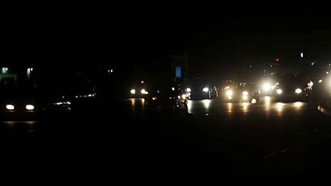 أزمة الطاقة تضرب ولايات أمريكية عدة.. وملايين المنازل في ظلام دامس