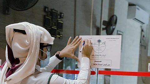 بالصور.. إغلاق 220 منشأة مخالفة للإجراءات الوقائية والاشتراطات الصحية بالطائف