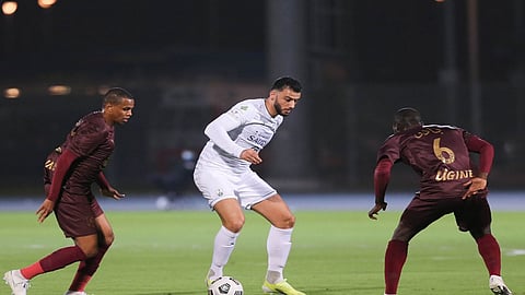 الأهلي يرفض جميع الهدايا ويتعادل بصعوبة مع العين