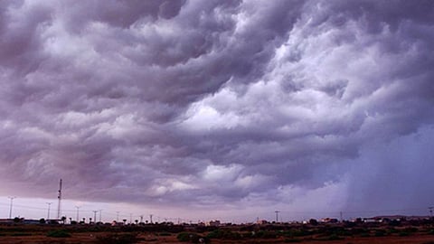 مركز الأرصاد: سحب ممطرة على 9 مناطق السبت والأحد المقبلين