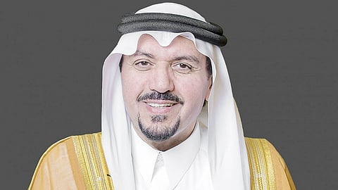 أمير القصيم يواسي قائد قوات الطوارئ بالمنطقة في وفاة ابنه