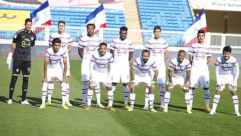 أبها يقرر إخضاع لاعبيه للكشف عن كورونا بعد مخالطة الباطن