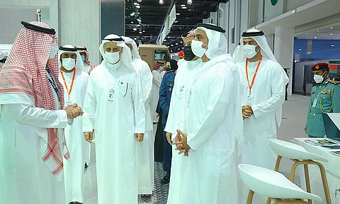 بالصور.. وزيرا داخلية وخارجية الإمارات يزوران جناح الصناعات العسكرية السعودية في معرض «أيدكس 2021»