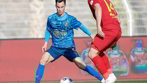 تعادل مخيب في صراع القاع.. ضمك يفلت من الهزيمة أمام العين