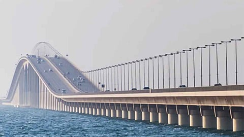 آلية سفر السعوديين والسعوديات عبر منفذ «جسر الملك فهد»