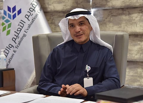 حسام زمان يهنئ القيادة على نجاح العملية الجراحية لولي العهد