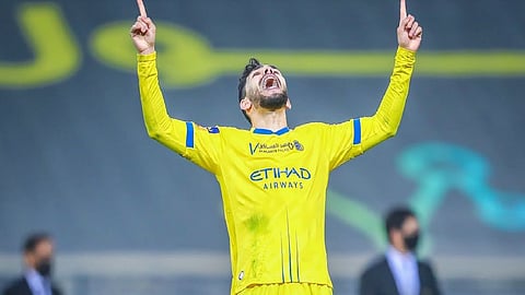 النصراويون يطالبون بتمديد عقد بيتروس.. واللاعب يتحدث عن جنونه