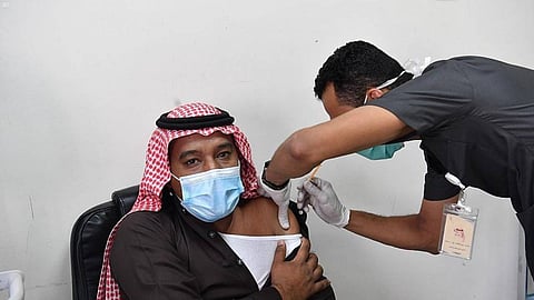 بالصور.. تدشين 19 مركزًا للتطعيم ضد كورونا في جازان